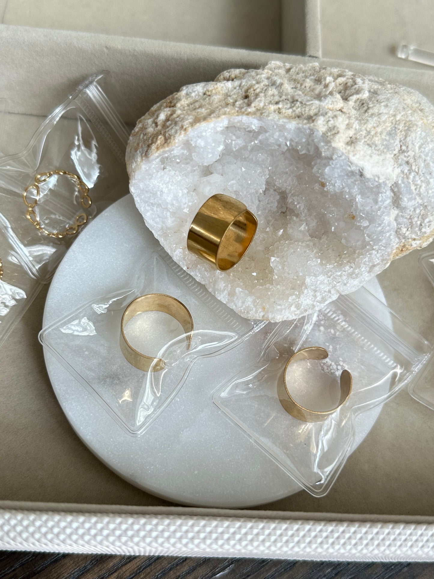 Thea ring