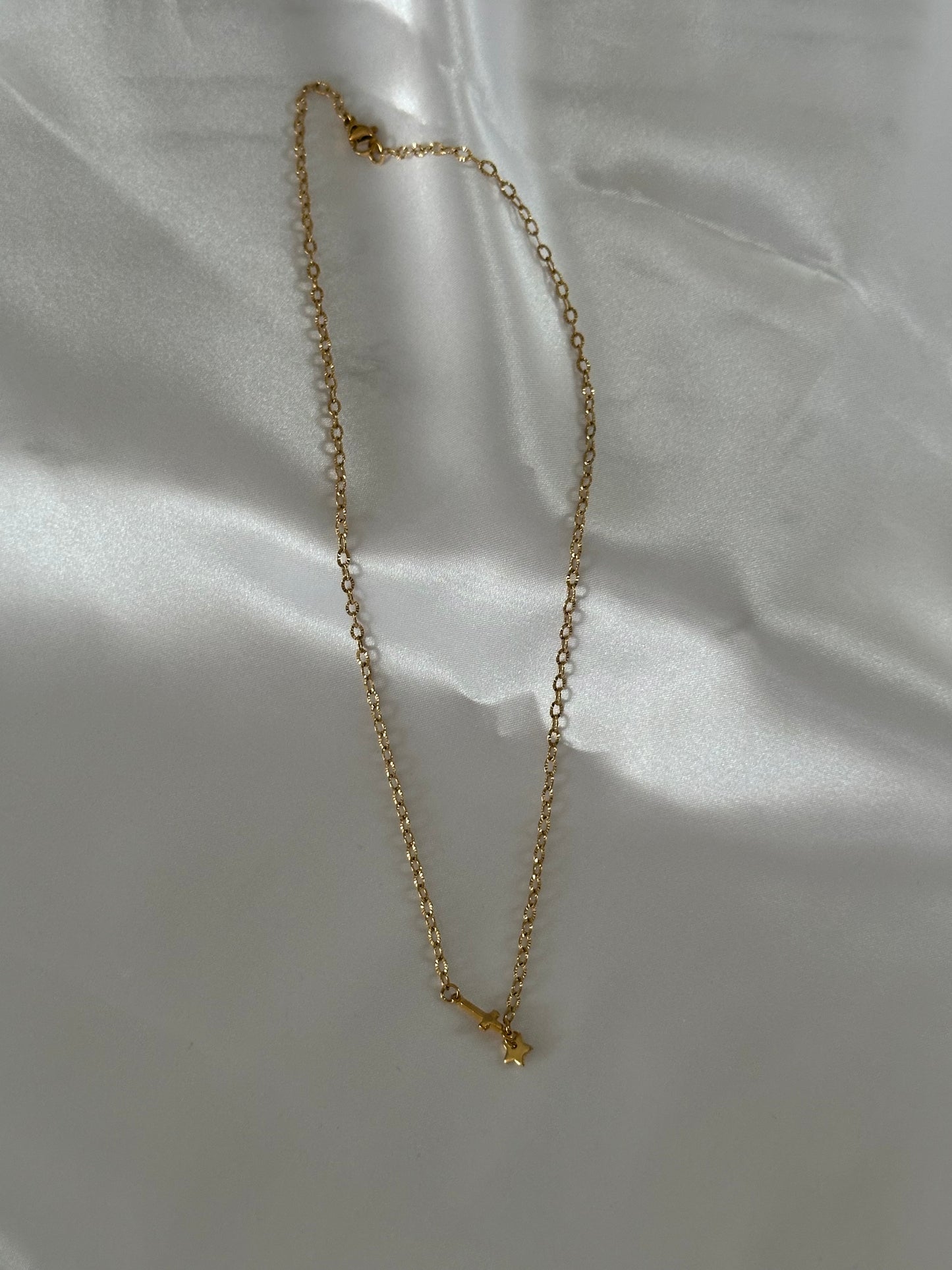 Mini cross necklace