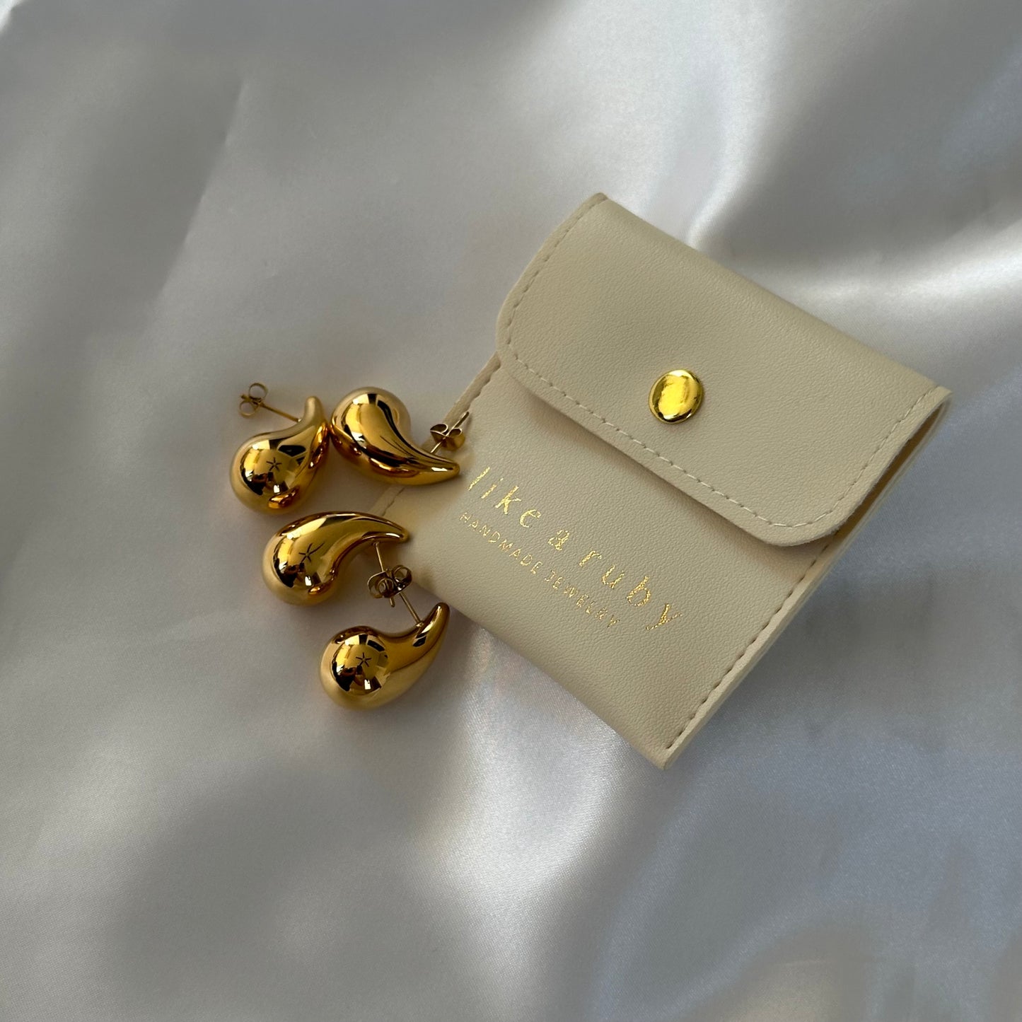 Emilia gold earrings