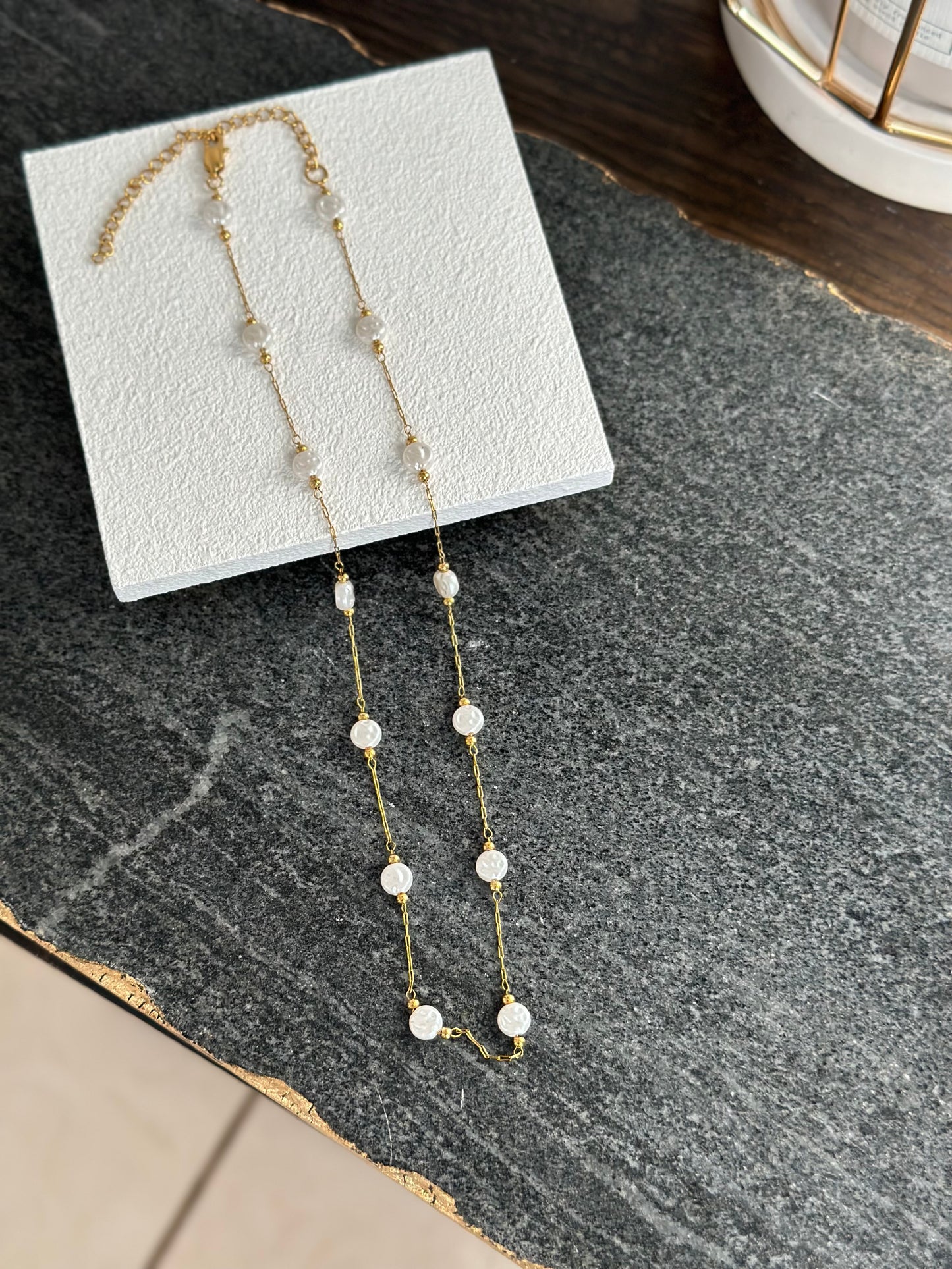 Clio pearls necklace