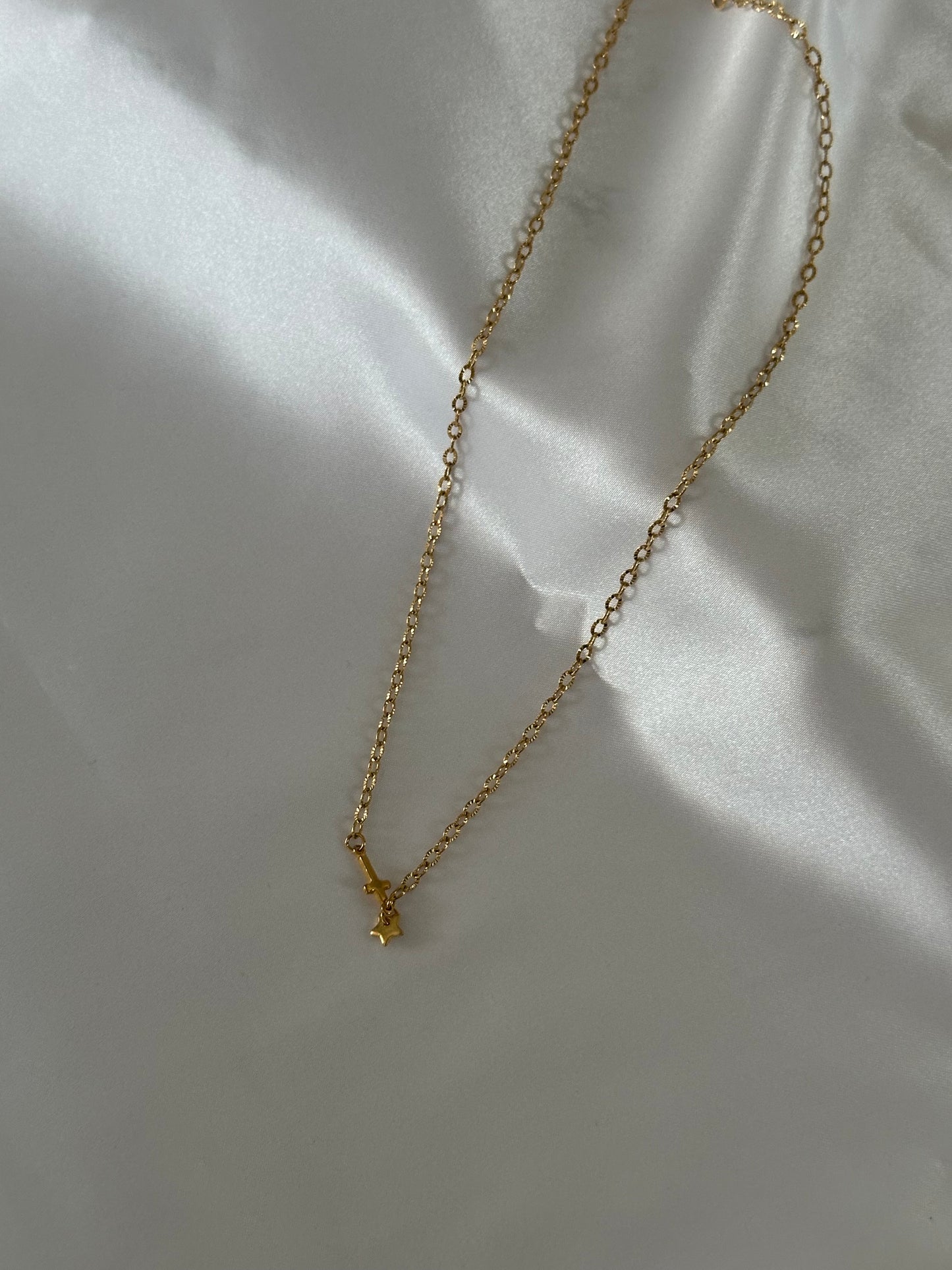 Mini cross necklace