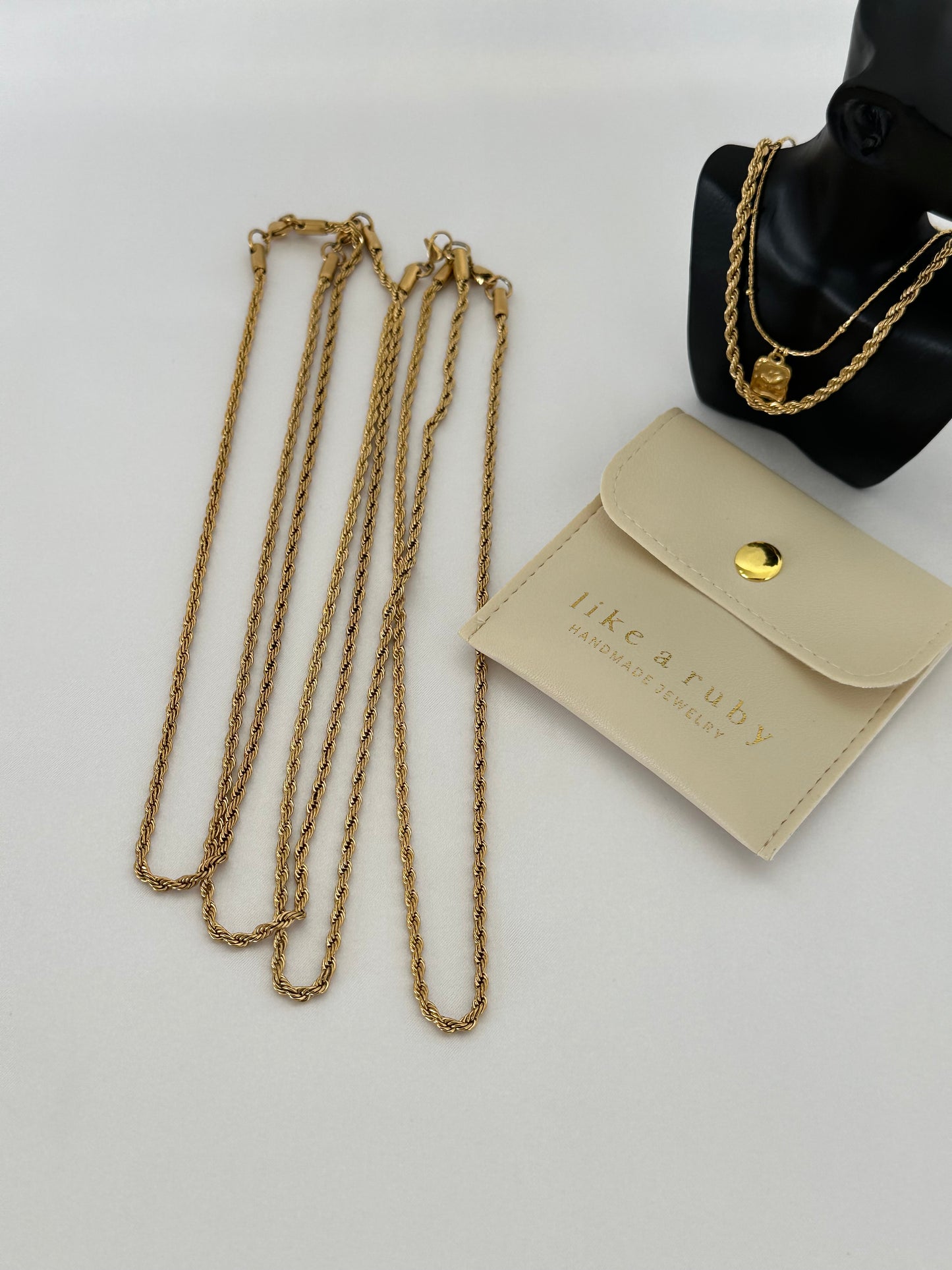 Twisted gold necklace